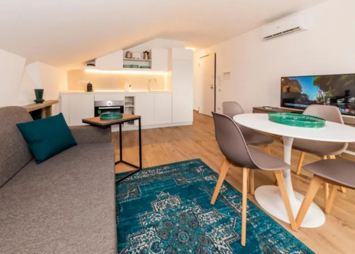 Apartment Aurelia Antica & *